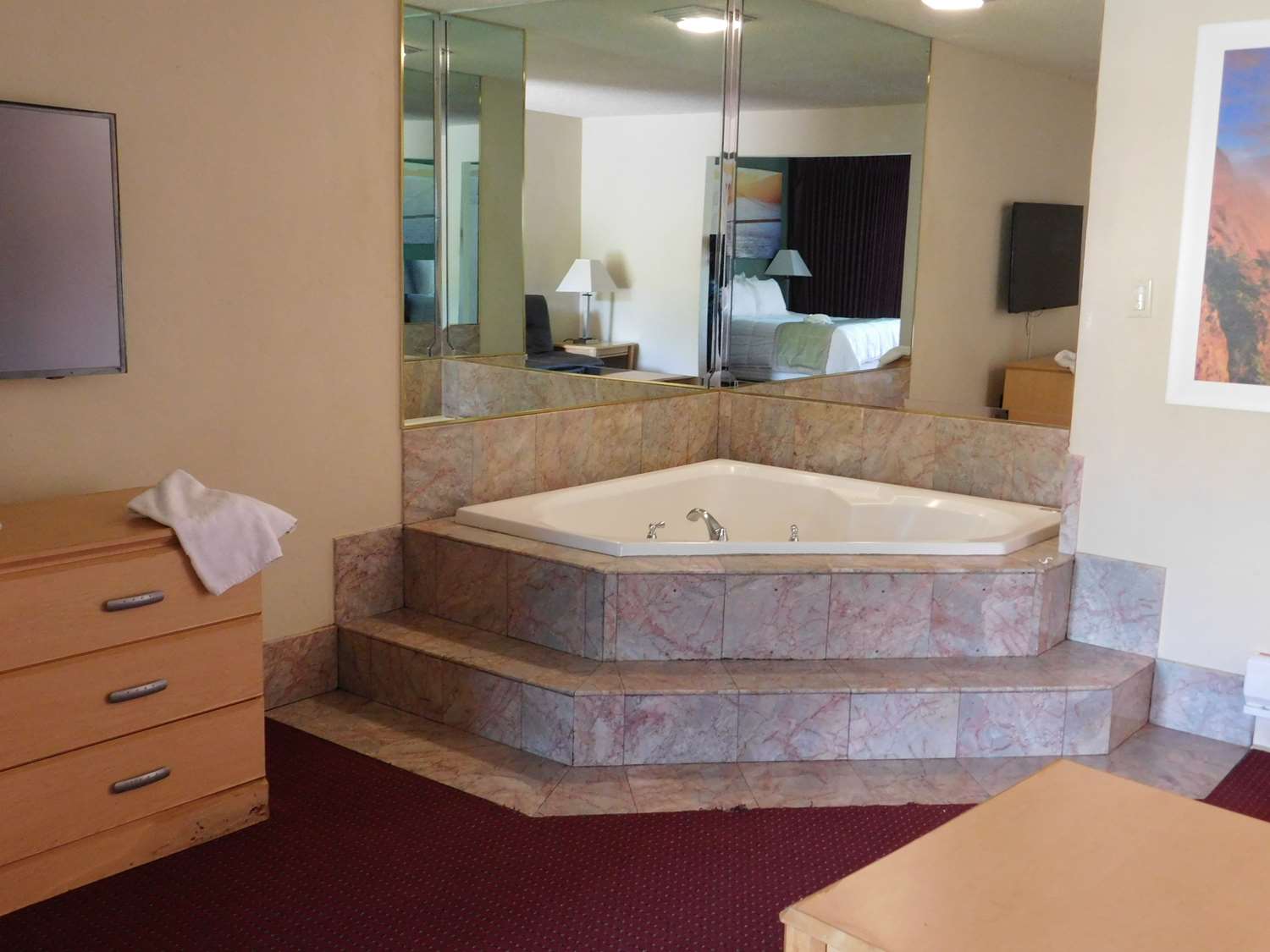 Days Inn by Wyndham Novato/San Francisco 50/50