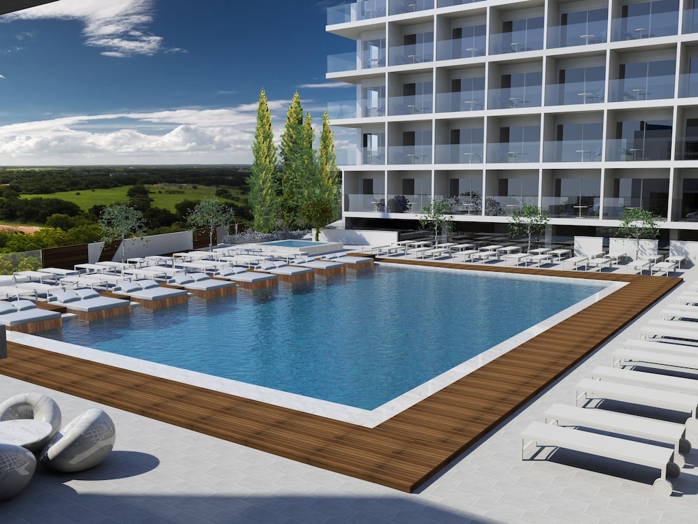 Eleana Hotel 8/34