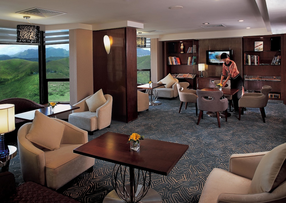 Shangri-La Shenzhen 30/50