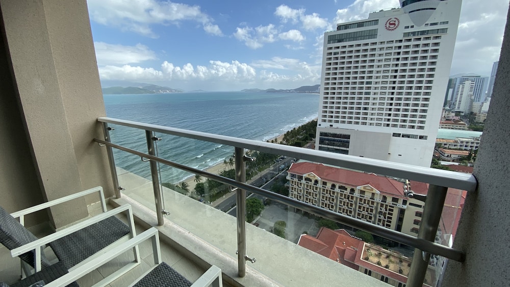 Balcony Seaview Nha Trang Centre 7/61