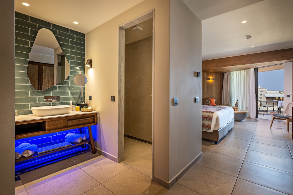 Minos Ambassador Suites Spa 49/50