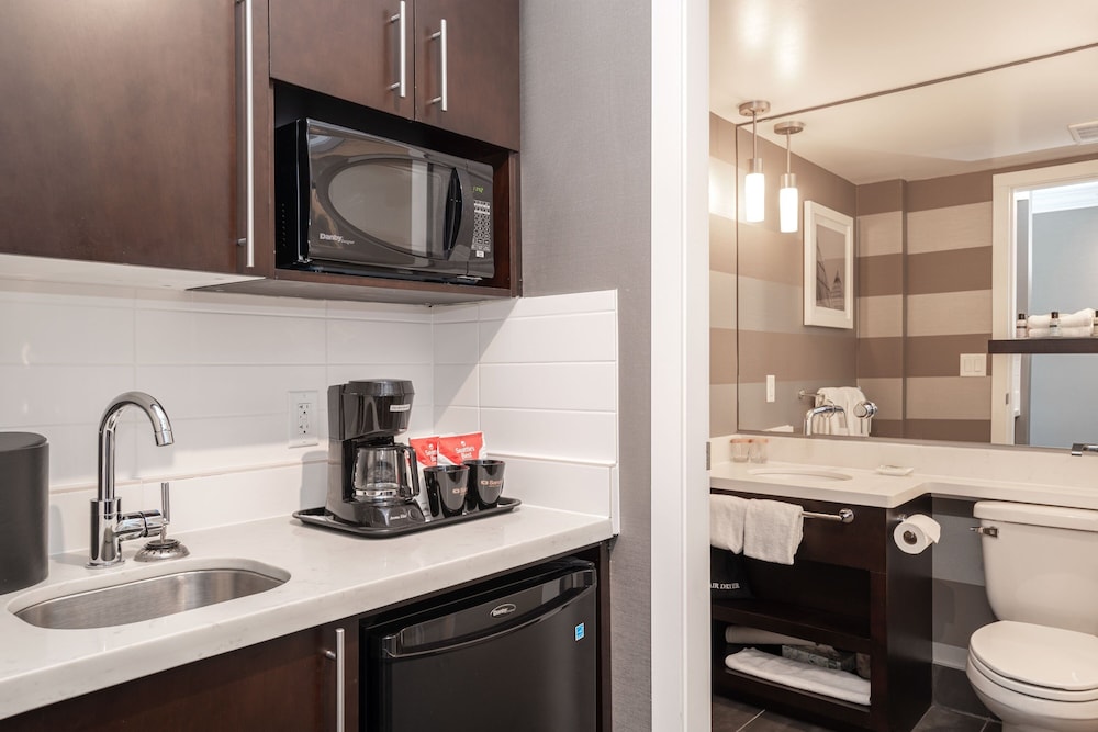 Sandman Hotel Edmonton West 38/46
