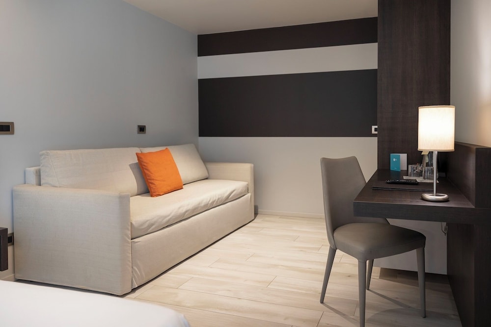 Vision Hotel 30/50