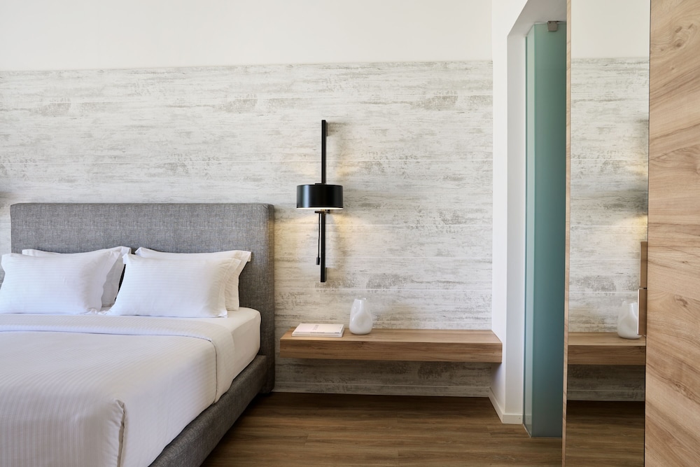 Family Suite, Double Bed, Pool Access