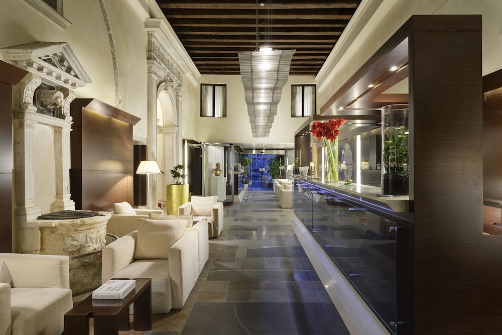 PALAZZO GIOVANELLI - GRAN CANAL 62/75