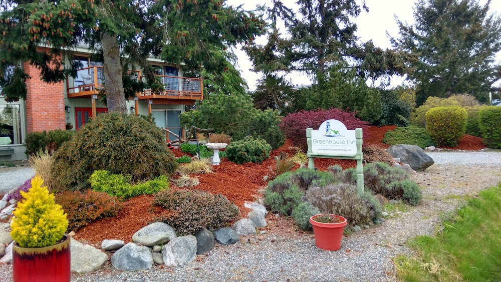 GreenHouse Inn by the Bay 60/62