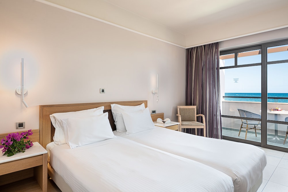 DOUBLE ROOM SIDE SEA VIEW