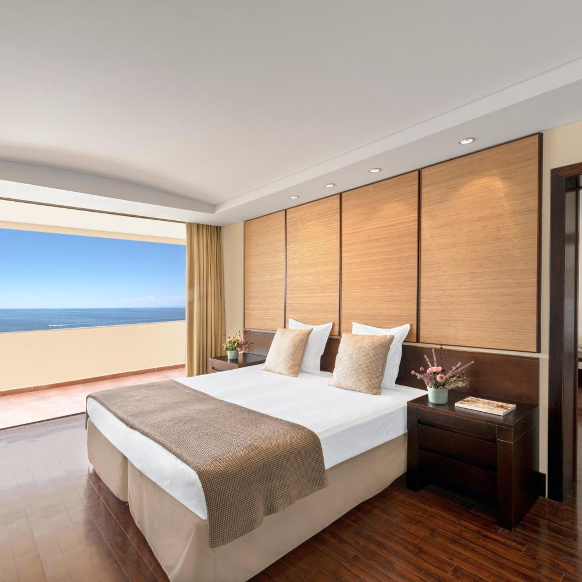 2 Bedrooms, Suite, Sea or Marina View
