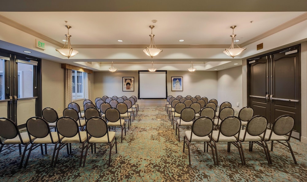 Ayres Hotel Chino Hills 47/55