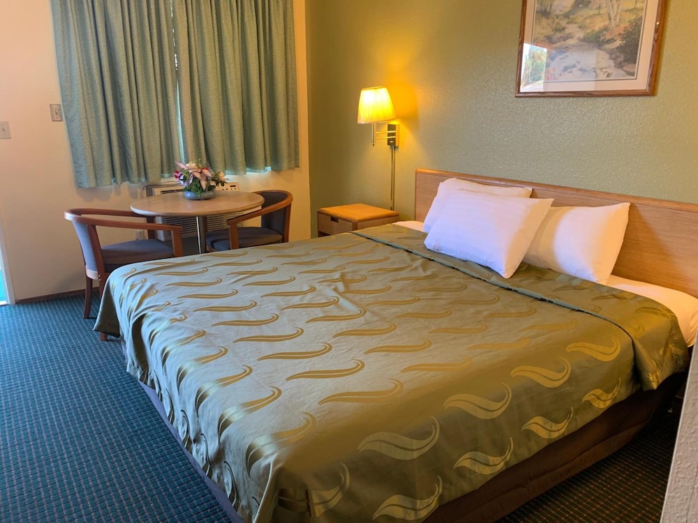 Regency Inn 10/37