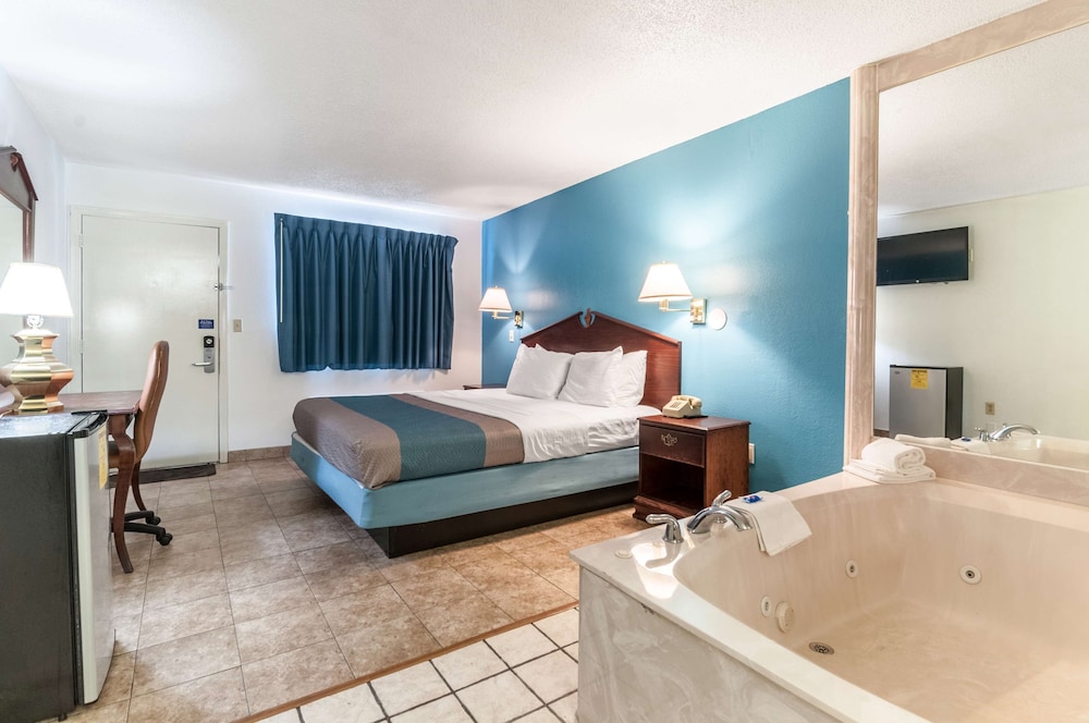 Motel6 Southgate, MI - Detroit 30/60