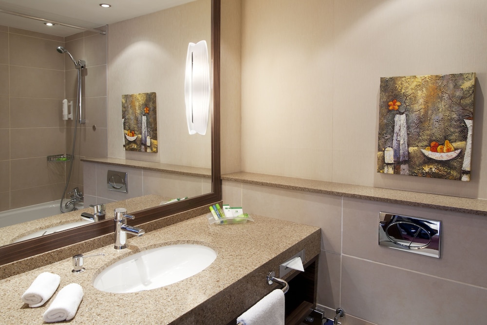 Holiday Inn Almaty 65/81