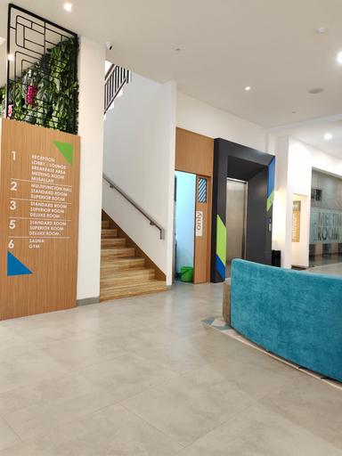 Hotel Premier Makassar 2/12