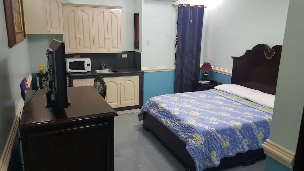 Kokomo's Suites Hotel 18/39