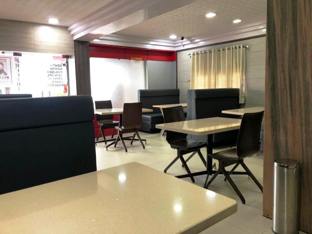 Hotel Preethi Palace 28/34