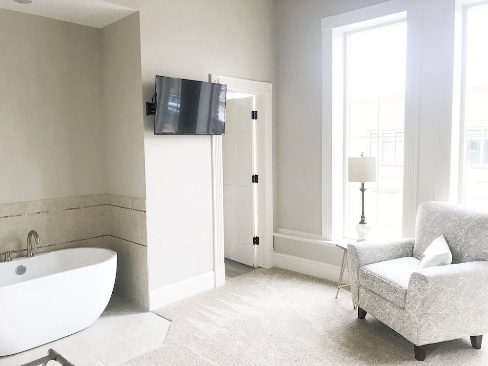 Symphony, Suite, King Bed, Sofa