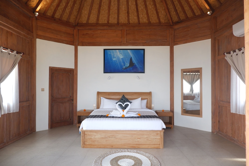Grand, Deluxe, Bungalow, King Bed, Beach Front