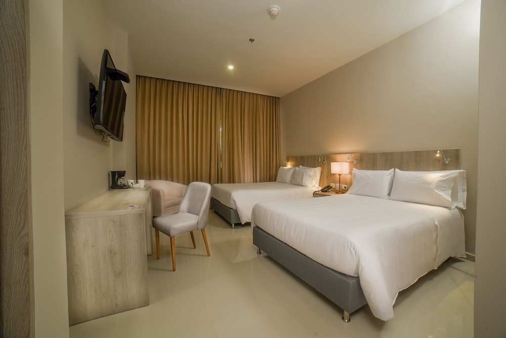 Hotel Dorado Plaza Alto Prado 5/26