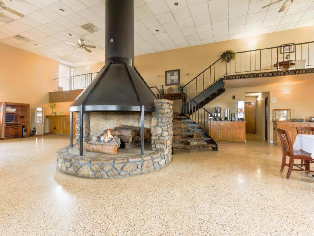 Hotel Lebanon MO I-44 16/33