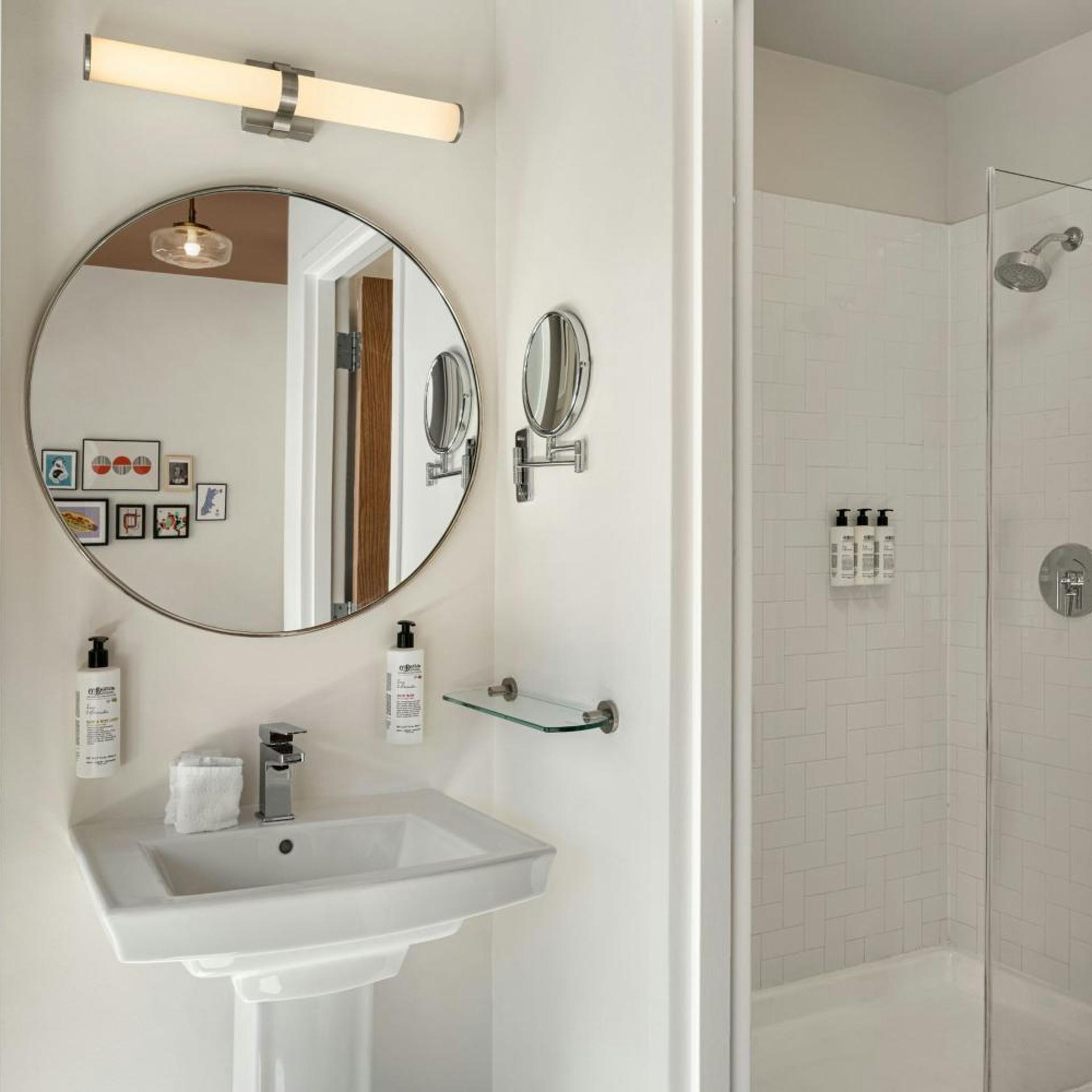 استوديو مريح بسرير كوين بدون إطلالة لذوي الإعاقة، Found Hotel Chicago River North 5/5