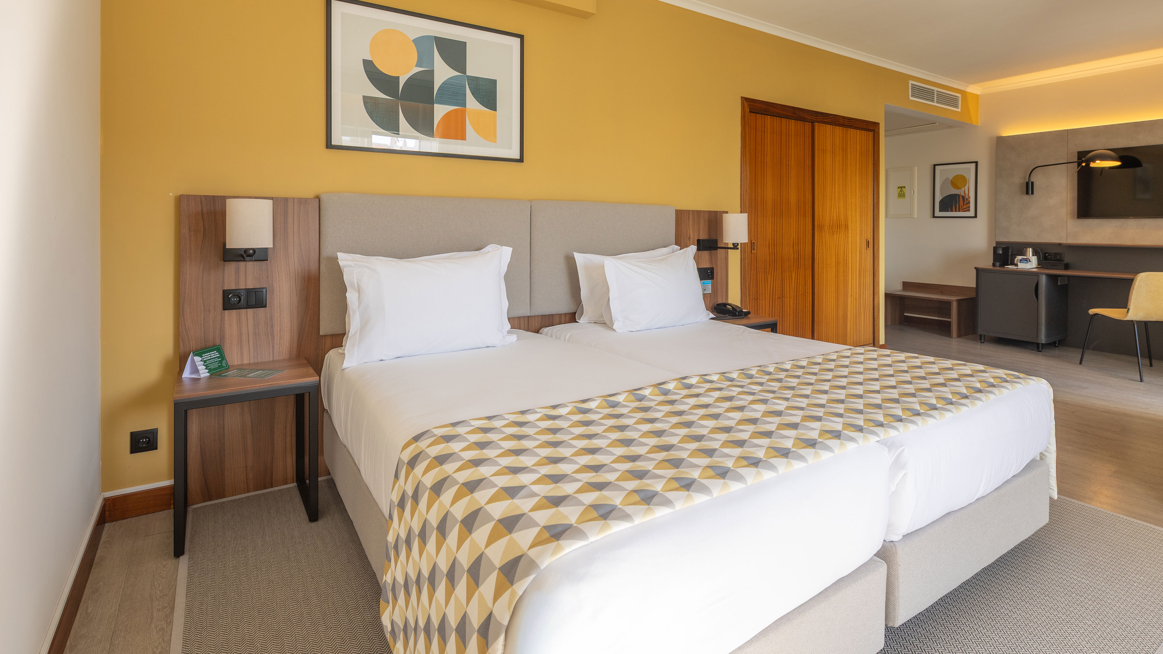 Standard, Twin Beds, Balcony, Accessible