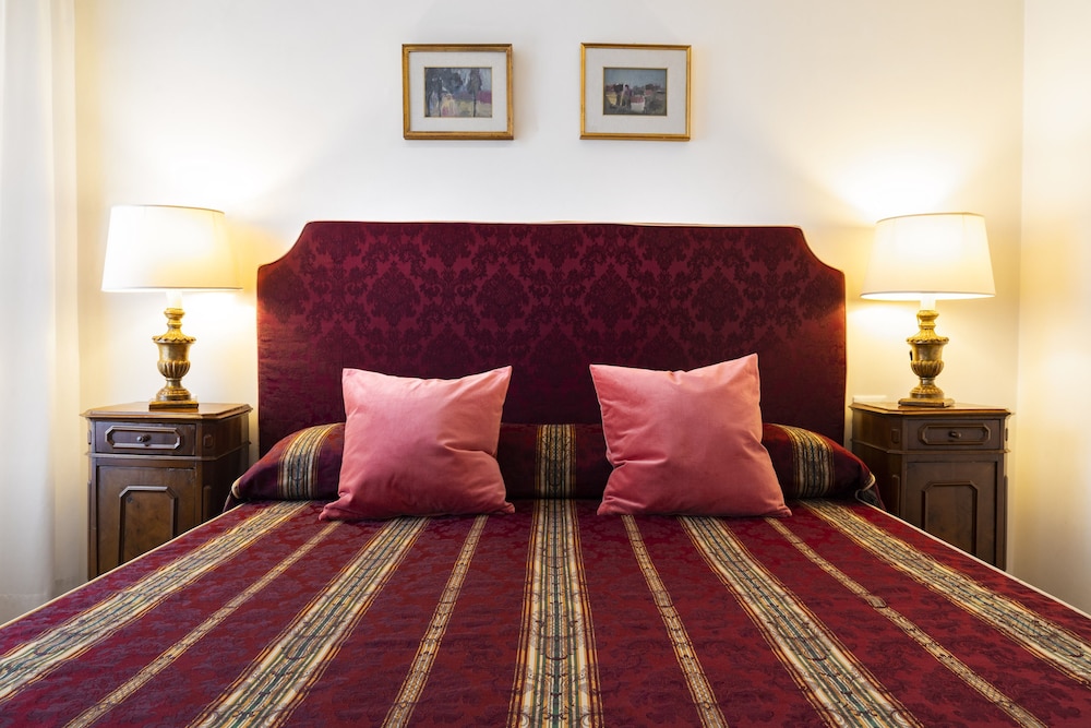 SUITE, DOUBLE BED, SOFA
