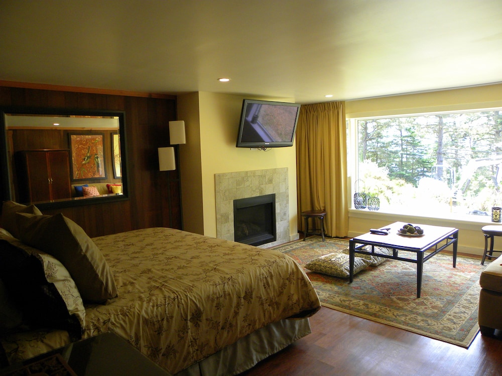 Inn at Buckhorn Cove 24/59