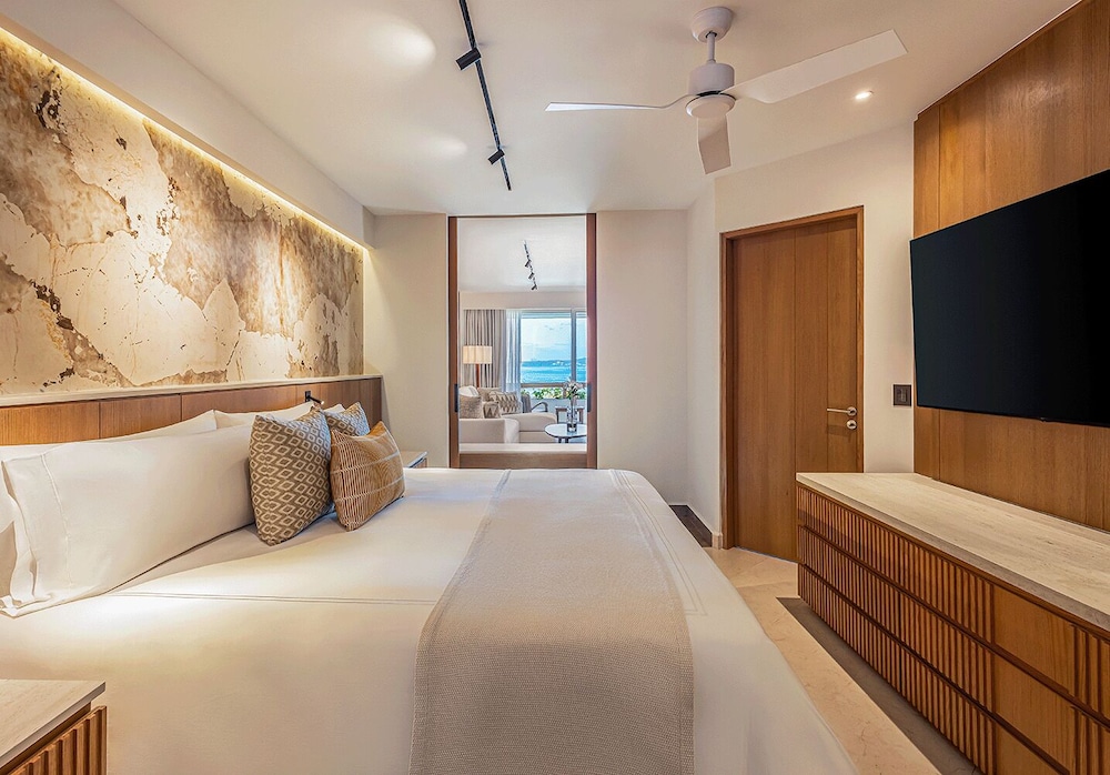 Suite, 2 Double Beds, Ocean View, Parlor