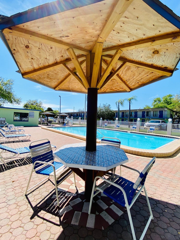 Gulf Way Inn 40/44