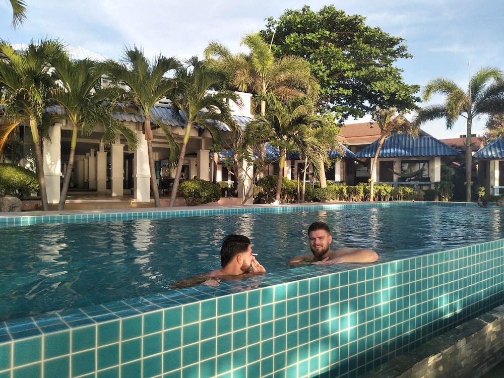 Sunset Beach Villas 12/50