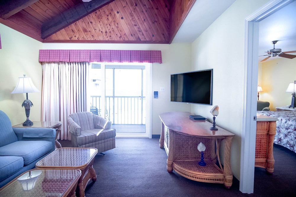 Soundside Holiday Beach Resort 52/64