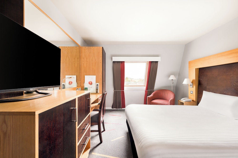 Holiday Inn West 24/60