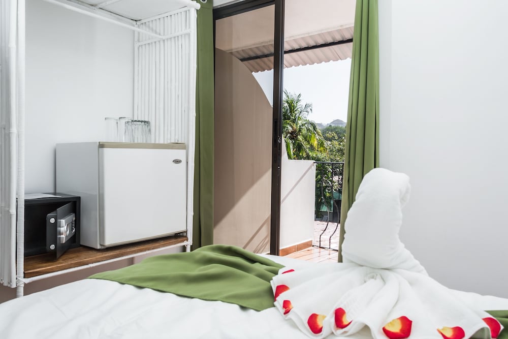 Hotel Coco Palms 19/76