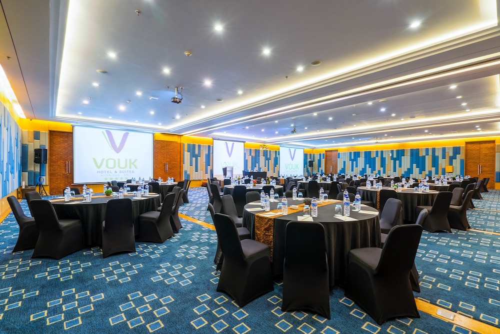 Vouk Hotel And Suites 53/71