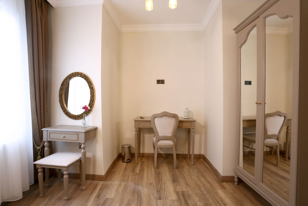 Greenstar Hotel 33/44