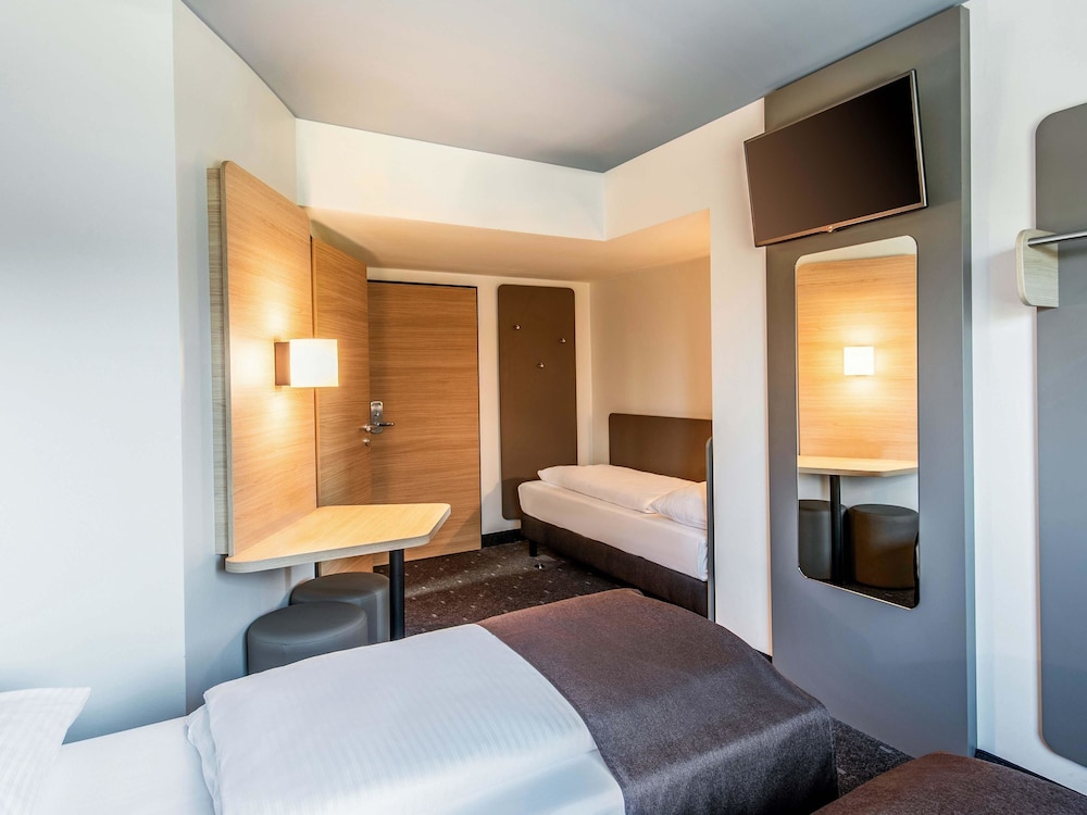 ROOM, TRIPLE, 3 BEDS