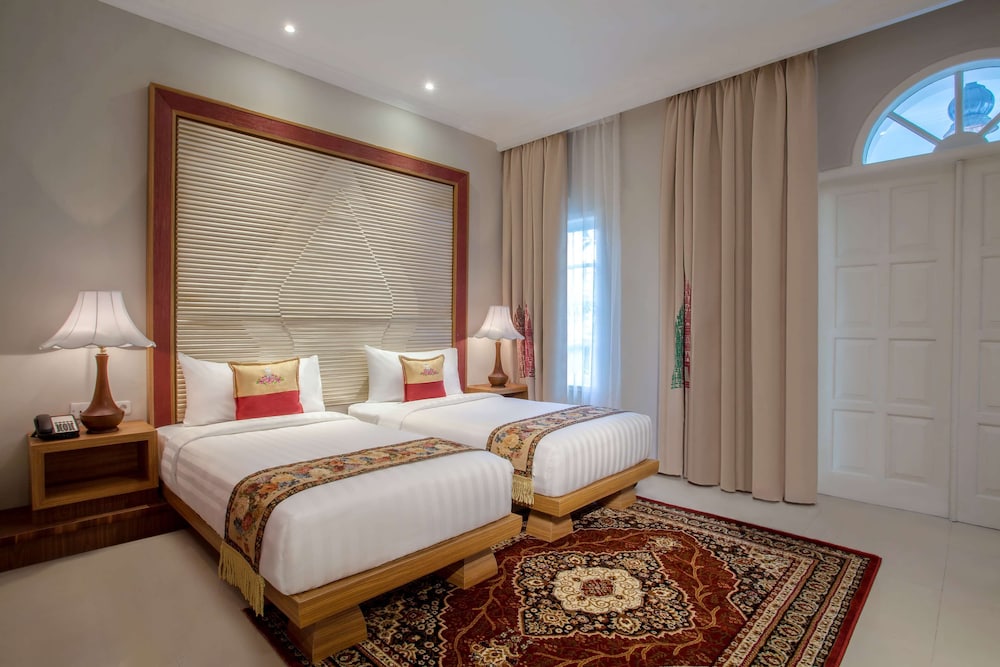 Ramada Suites By Wyndham Solo 19/45