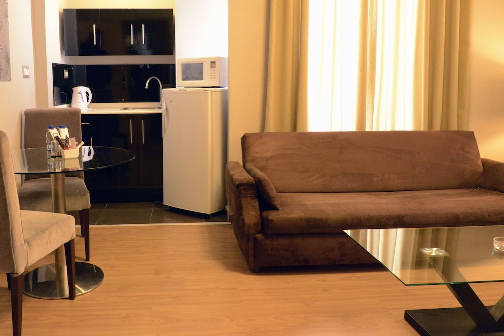 Crystal Suites 13/25