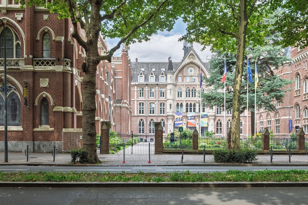 RESIDHOTEL LILLE VAUBAN(FORMERLY COSY S LILLE VAUBAN APARTHOTEL) 63/70