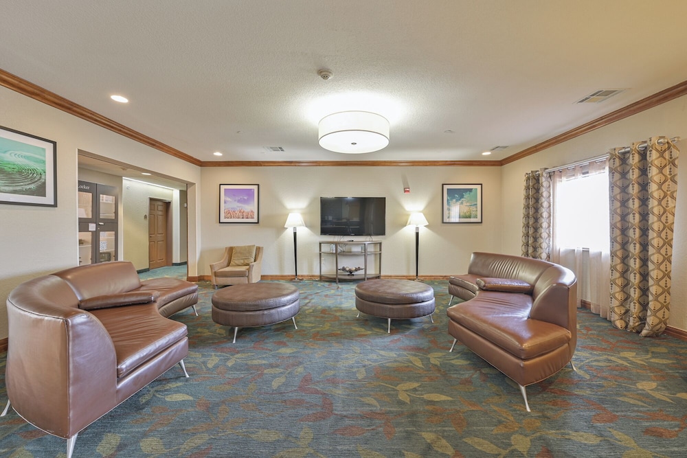 Candlewood Suites Tulsa 35/54