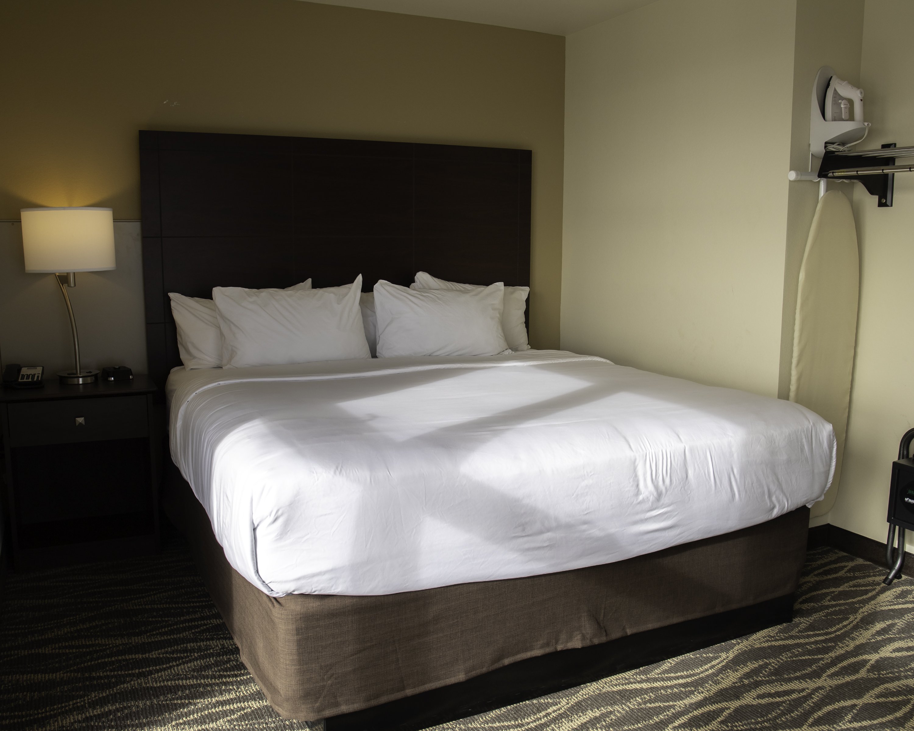 Cobblestone Hotel & Suites - Two Rivers 9/42