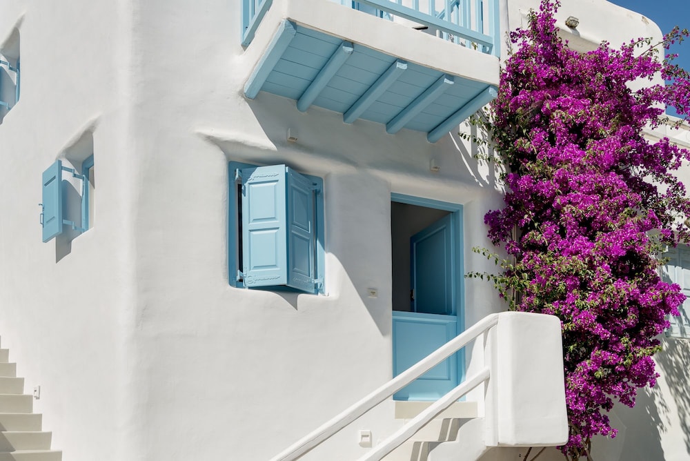 Mykonian Mews 4/50