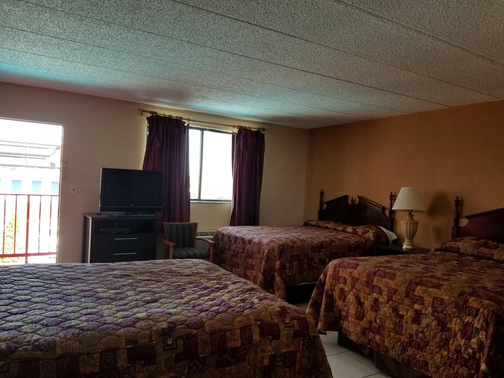 Cloud 9 Inn 4/29