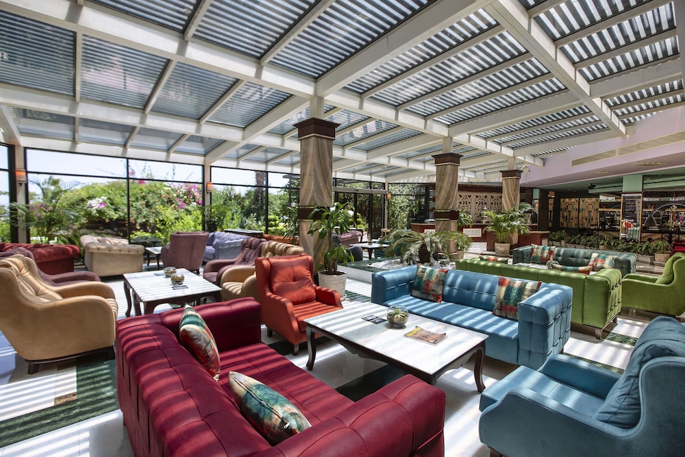 Merit Crystal Cove Hotel Casino & Spa 17/48