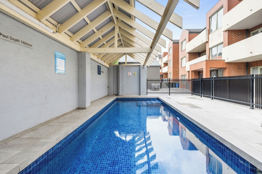 MainStay Suites Kew 29/60