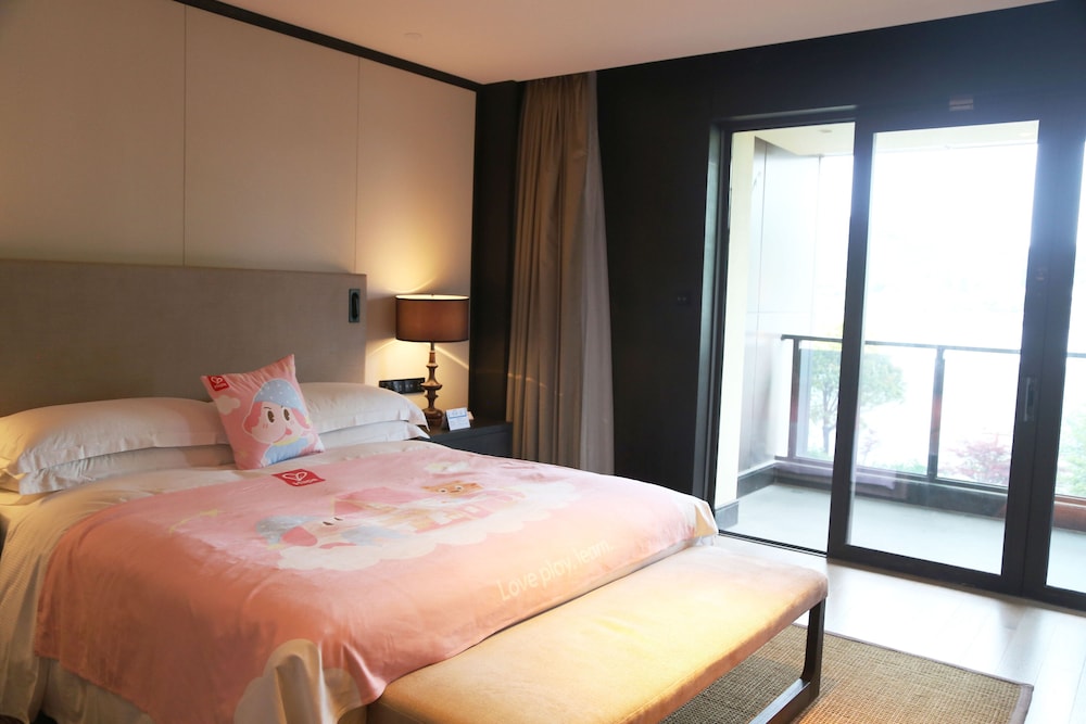 Duplex, Courtyard, Family, King Bed, Lounge Access