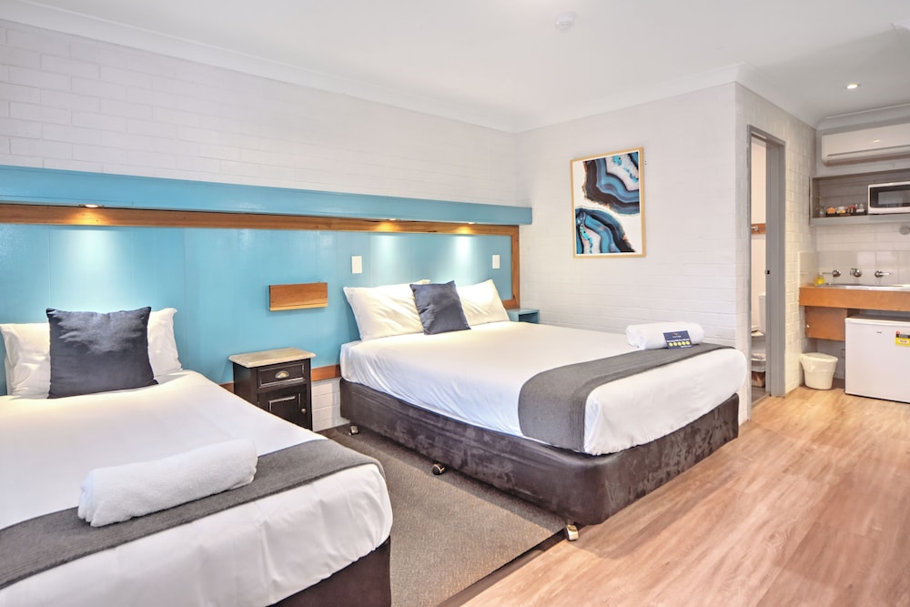 Pleasant Way Motel 32/67