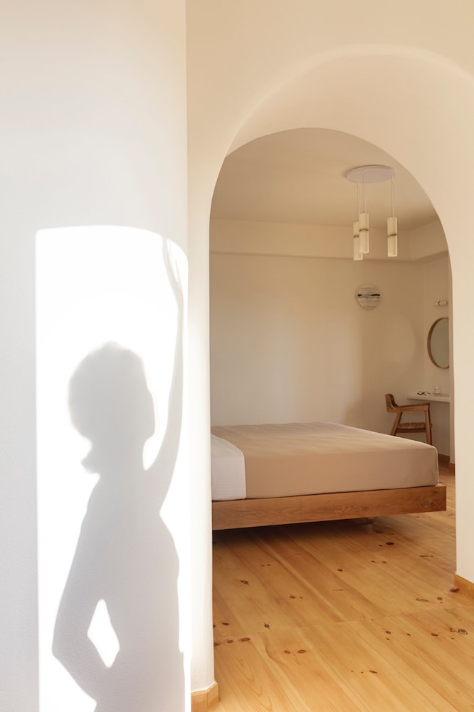 Ammothines Cycladic Suites 38/59