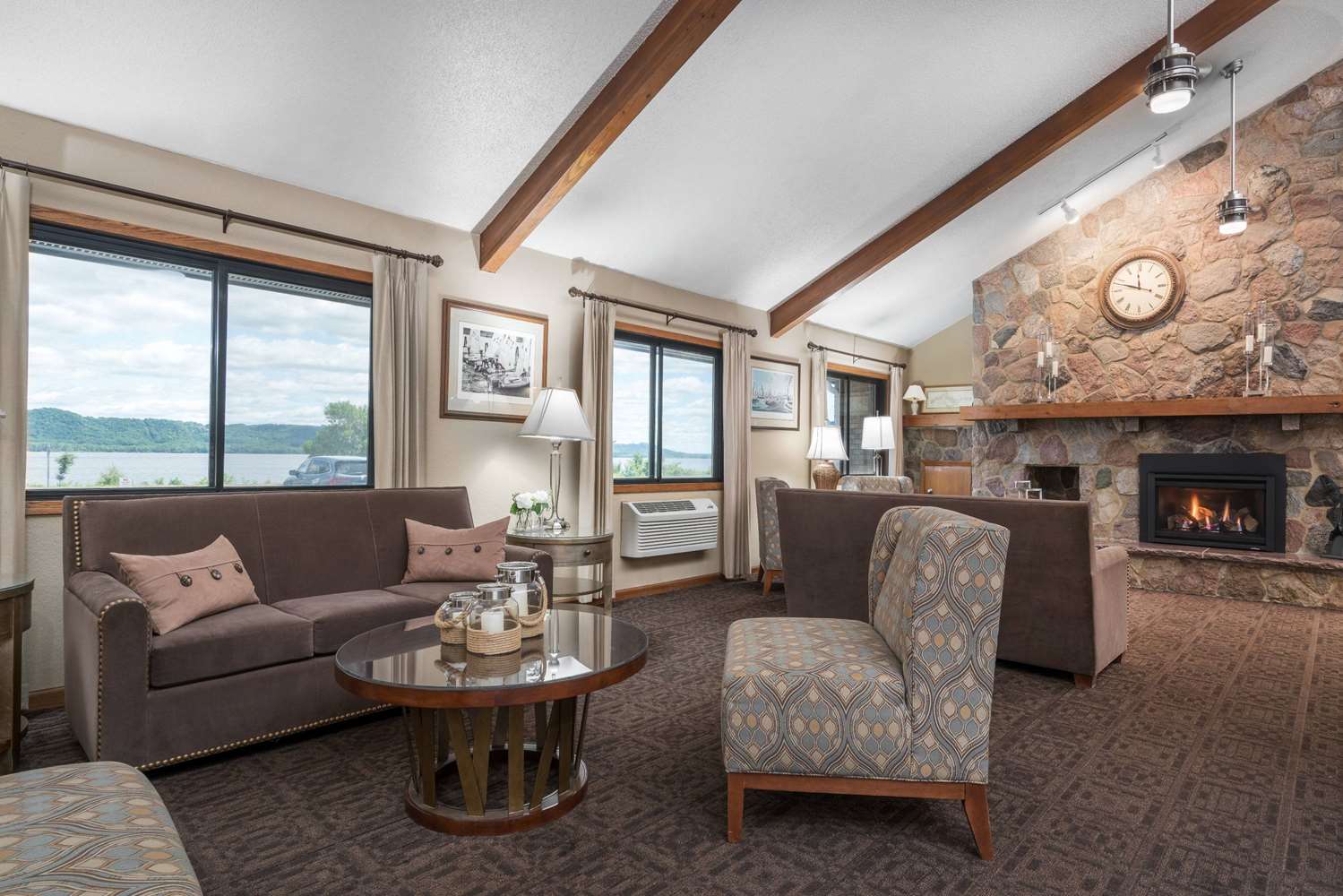 Americinn By Wyndham Lake City 10/17