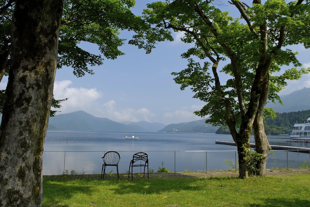Hakone Hotel 69/72